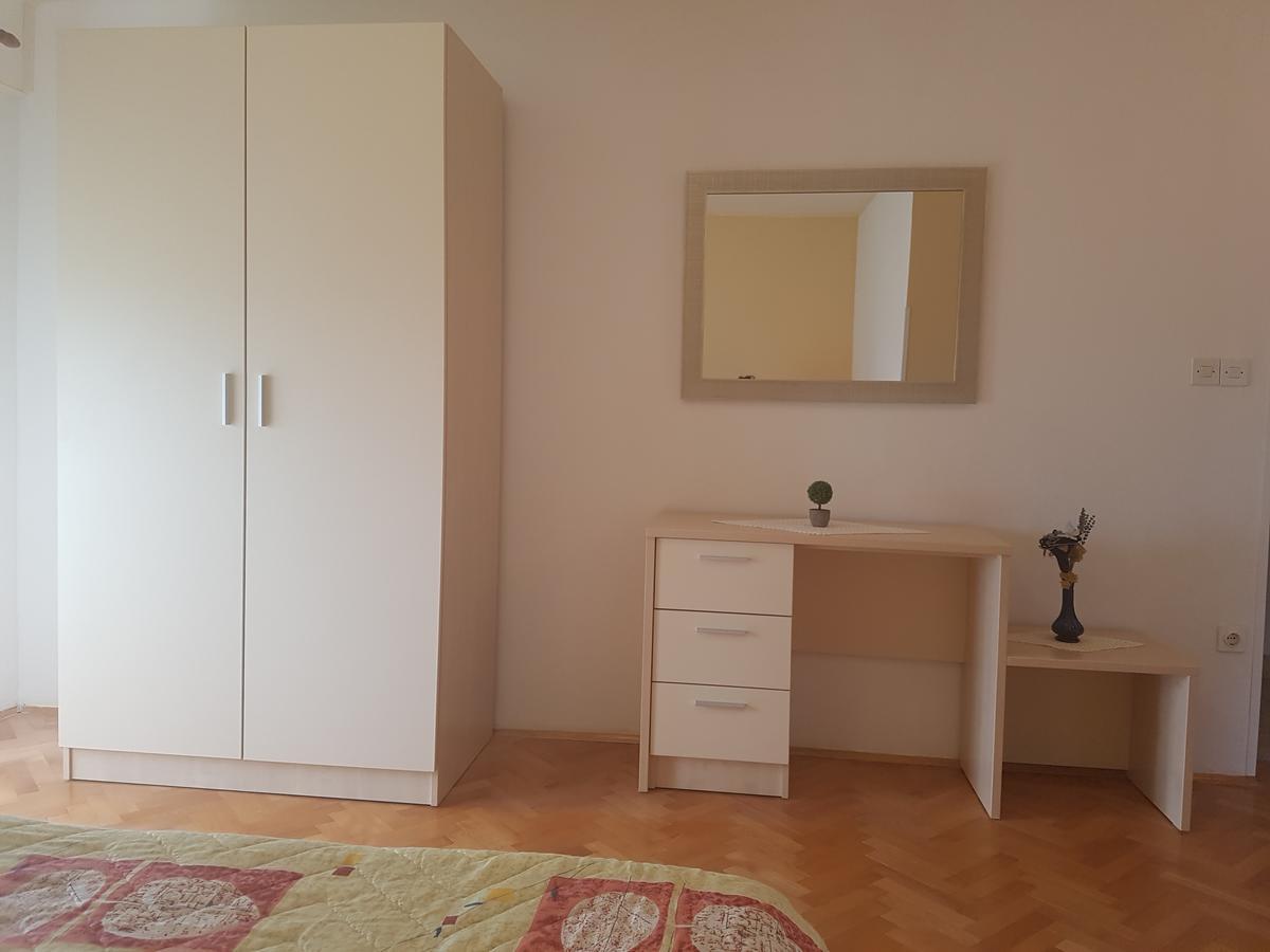 Apartments Jasna Раб Екстериор снимка